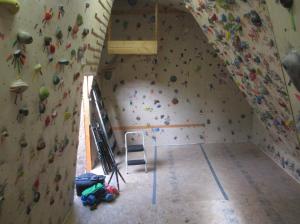 The Lazy H, all cleaned up with a temporary hangboard mounting structure installed.