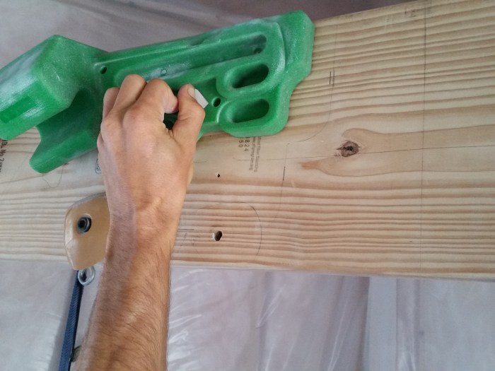 The Micro Crimp with DIP guard in action. It appears that my thumb is wrapping over my index finger (which would put it under a lot of stress), but in fact, my thumb is resting safely on the thumb support.